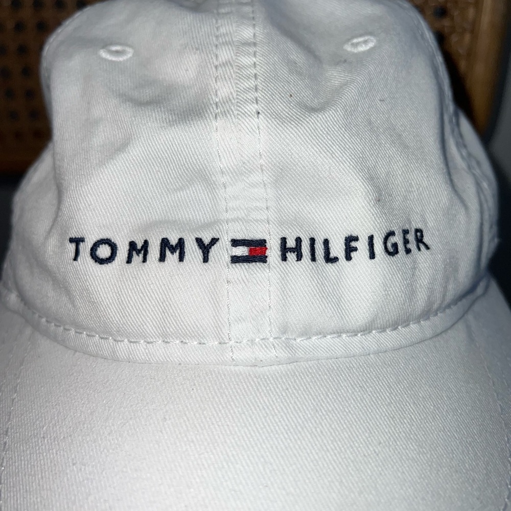 Tommy Hilfiger dad hat